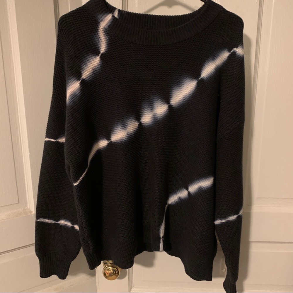 Old Navy tie dye sweater **5/$50 10/$80 ENTIRE CLOSET!!**
